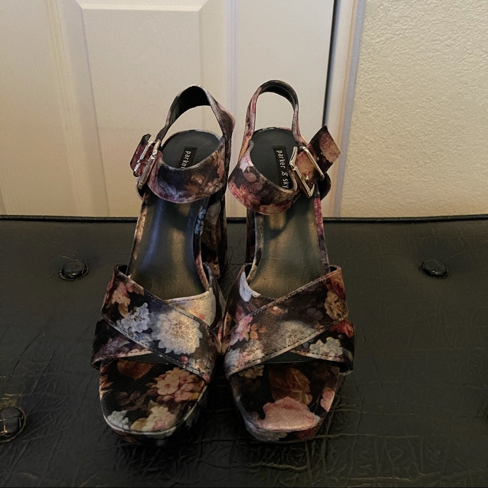 Parker And Sky Block High Heel Buckle Sandals 8